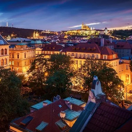 Luxurious Parizska Apt With View Prague